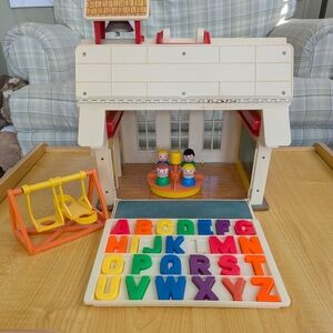 1971 Vintage Fisher-Price Schoolhouse